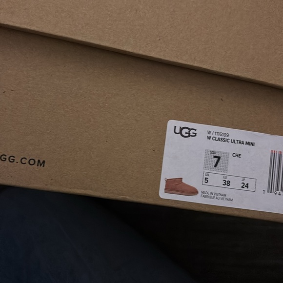 UGG tan classic mini size 7 - Picture 6 of 6